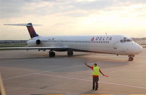 Icy Conditions Send Delta MD-88 Aircraft Off the Runway - Aviation Today