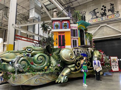 New Orleans Thanksgiving Parade 2024 - Dulce Glenine