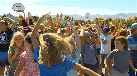 Riverton elementary school teaches kindness using rock 'n' roll