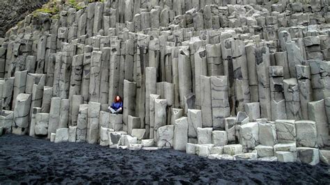 Reynisfjara beach : South Iceland : Travel Guide : Nordic Visitor