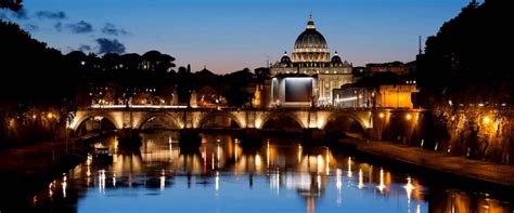 Vatican Night Tours - Commentary from Vatican Expert Guide - Dark Rome