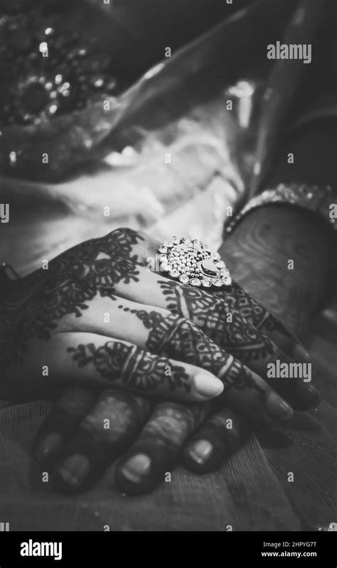 Closeup of the woman's hands with mehndi Stock Photo - Alamy