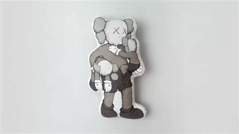 Kaws Wallpaper 4K White