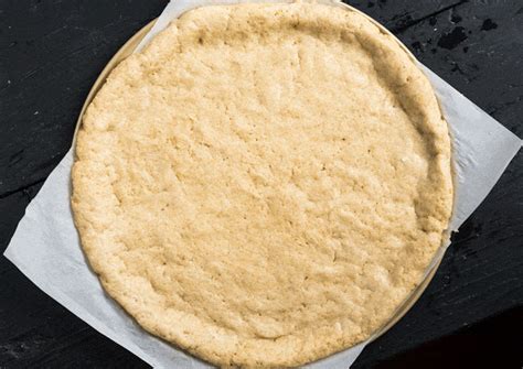Gluten Free, Dairy Free, Paleo & Keto Pizza Crust | gnom-gnom