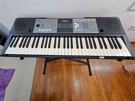 Yamaha PSR-E233 Keyboard, Hobbies & Toys, Music & Media, Musical ...