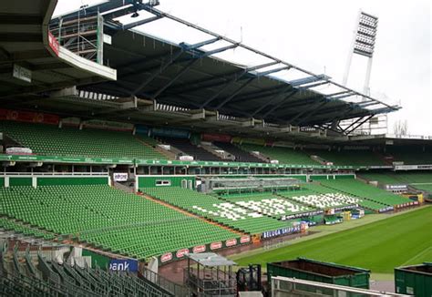 Werder Bremen Stadium Capacity : Eintracht Frankfurt, Commerzbank Arena ...