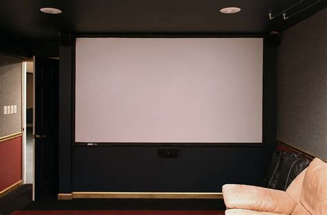 File:Projection-screen-home.jpg - Wikimedia Commons