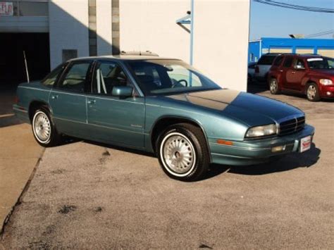 1993 Buick Regal Custom Sedan Data, Info and Specs | GTCarLot.com