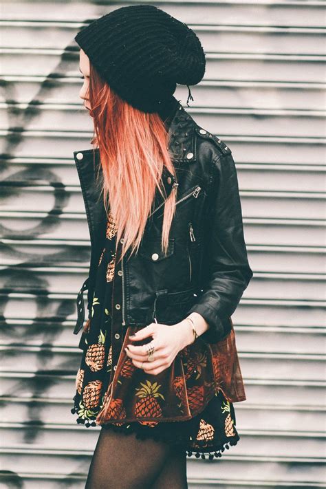 18 Must Have Grunge Accessories and Clothing | Grunge fashion, Fashion, Edgy outfits