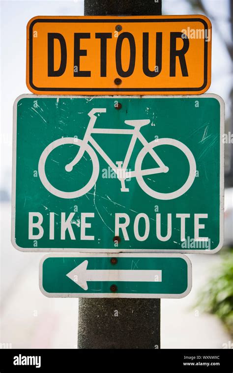 Bike route sign Stock Photo - Alamy