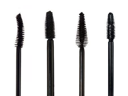 How to Pick a Mascara Wand to Get the Eyelashes of Your Dreams | Allure