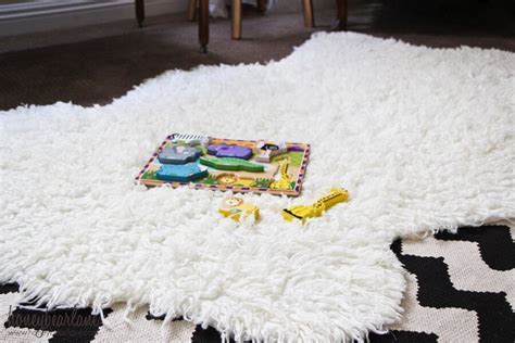 How to Clean Sheepskin Rug In 4 Easy Steps - EatHappyProject