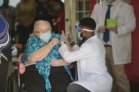 Genesis Nursing Home Vaccinations | Governor Hogan Visits Ge… | Flickr