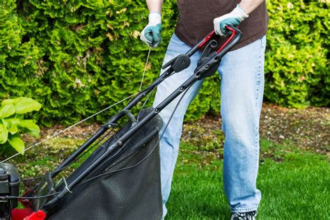 Lawn Mower Pull Cord Stuck? Here's How to Fix It! - Mowing.Expert