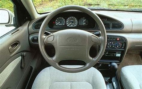 Kia Sephia I 1992 - 1994 Sedan :: OUTSTANDING CARS