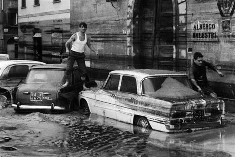 8 of History's Most Catastrophic Floods | HISTORY