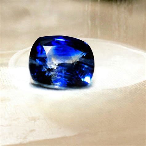 Captivating 17.5ct Unheated Kashmir Sapphire