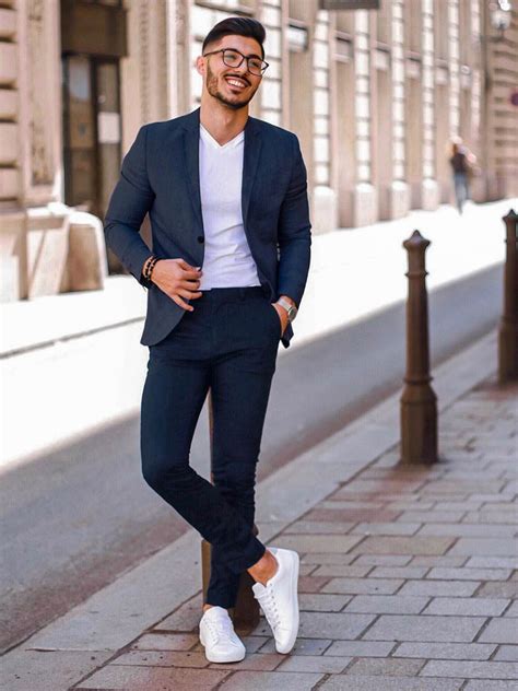 Shine on in a well fitted suit like Okan Arslan. #browzzinista #beinspired | Smart casual ...