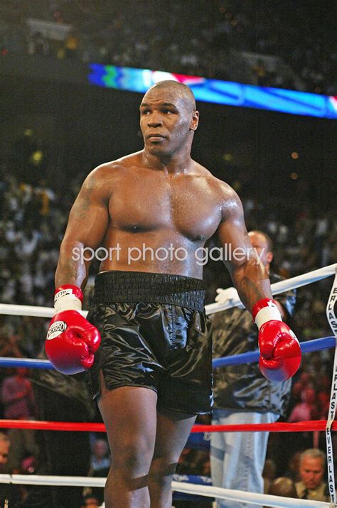 Mike Tyson Heavyweight Title Fight v Lennox Lewis Memphis 2002 Images ...