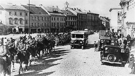 Russia Claims Soviet Army ’Liberated,’ Not Invaded, Poland During WWII ...