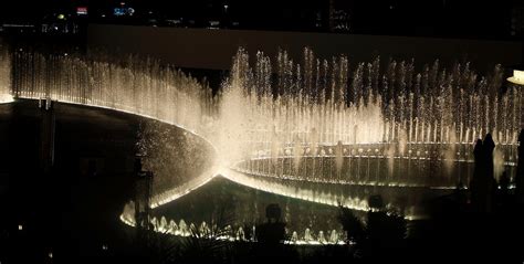 Dubai Fountain: What to Expect, Dubai Fountain Timings, Where to View ...