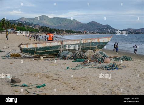 Sunday afternoon on Lumley Beach, Freetown, Sierra Leone in 2014 Stock Photo - Alamy