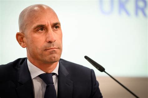 Rubiales summoned to Spanish court accused of sexual assault over Hermoso kiss