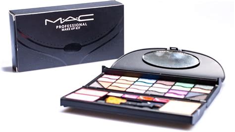 MAC Professional All-In-One Make-up Kit: Amazon.ca: Beauty