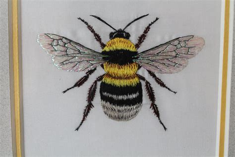 Bee Embroidery Design Bumble Bee Embroidery Design Bee ITH Bee Design Bumblebee Embroidery ...