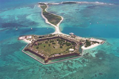 Fort Jefferson, Florida. Originally built to suppress piracy in the Caribbean. : r/pics