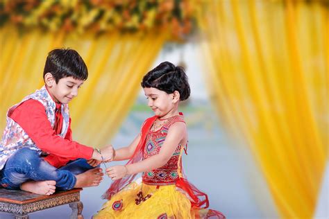 Raksha Bandhan or Rakhi : The festival of brothers and sisters - Dharmic Verses