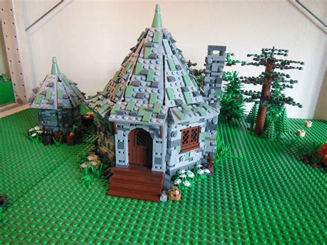 LEGO Hagrid's Hut MOC in 2021 | Hagrids hut, Lego hogwarts, Lego harry ...