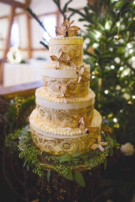 Ribbon-Wrapped Wedding Cake