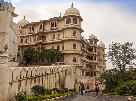 Udaipur: Every corner of this palace hotel narrates the story of its history