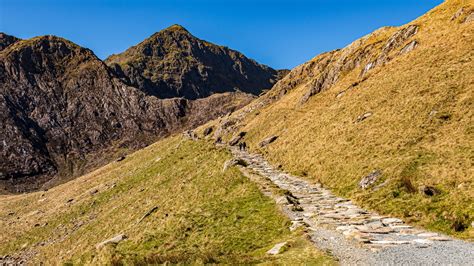 Snowdon Summit up Pyg Track down Llanberis Path • Hiking Route » outdooractive.com