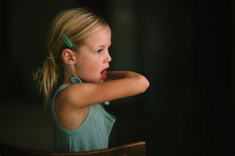 Coughing: How serious is it and when should I worry? | Children's ...