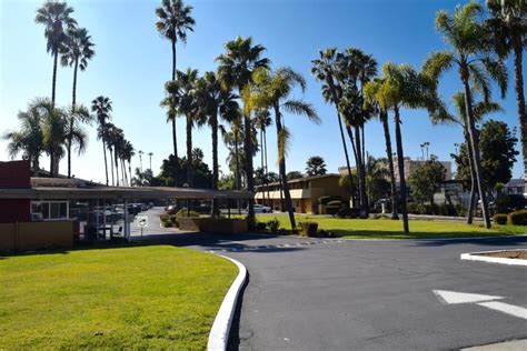 Chula Vista Hotels With 18+ Check-In - Hotels For 18 Year Olds