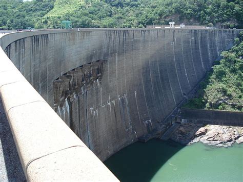 Threat of Imminent Kariba Dam Wall Collapse Denied – FloodList