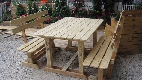 Outdoor Pallet Benches & Table • 1001 Pallets