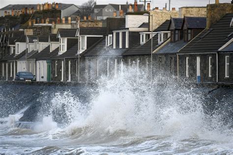 Storm Ciara: Met Office names weather front as 80mph winds and heavy rain set to hit UK this ...