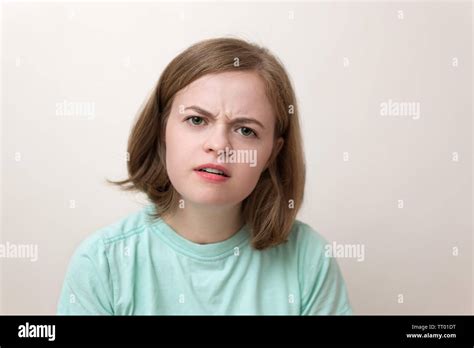 Confused expression female hi-res stock photography and images - Alamy