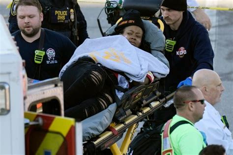 1 dead, at least 22 hurt in shooting near KC Chiefs parade