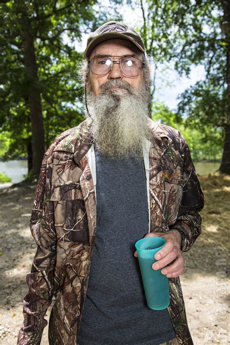 Official Duck Dynasty Season 4 Uncle Si Robertson photos – Starcasm