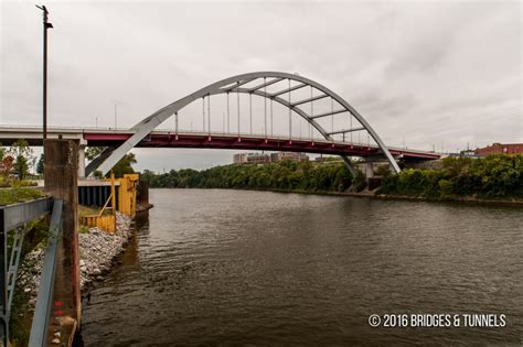 Gateway Bridge - Bridges and Tunnels