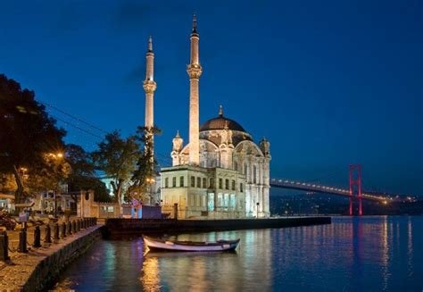 Istanbul Nightlife : 13 Places to Visit in Istanbul at Night | Panda Reviewz - Discovering The ...