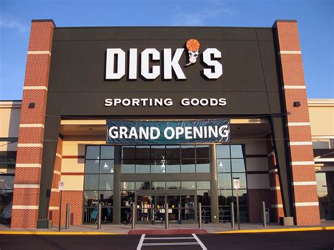 Store front of DICK'S Sporting Goods store in Peachtree Corners, GA