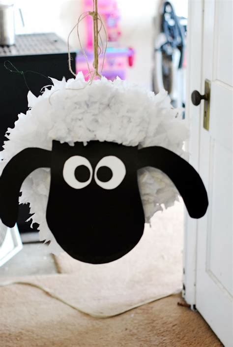 32 best images about Shaun the Sheep Parties on Pinterest | Farm party decorations, Chocolate ...