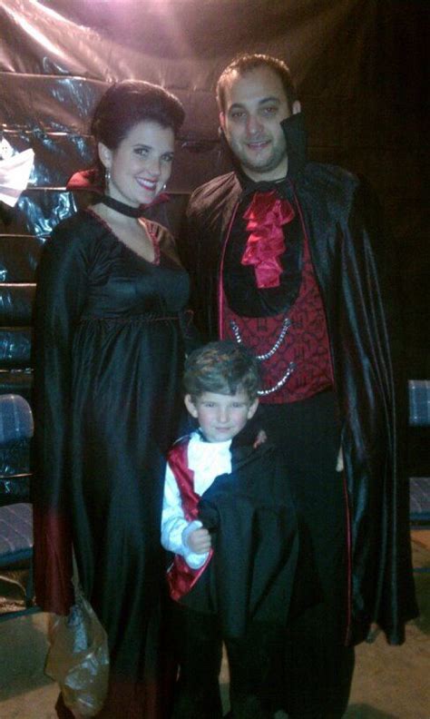 Vampire family Halloween costume | Family halloween, Halloween costumes ...