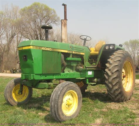 1979 John Deere 4040 row crop tractor in Omaha, NE | Item H4677 sold | Purple Wave