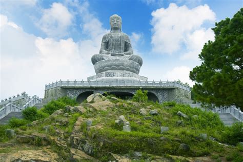 Phat Tich Pagoda - Bac Ninh - Vietnam Vacation